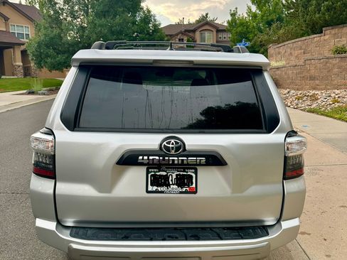 Used 2022 Toyota 4Runner TRD Off-Road AWD/4WD image 10
