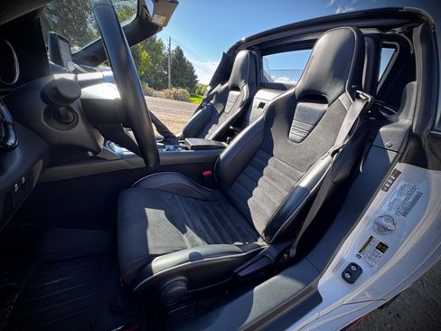 Used 2022 MAZDA MX-5 Miata Club RWD image 2