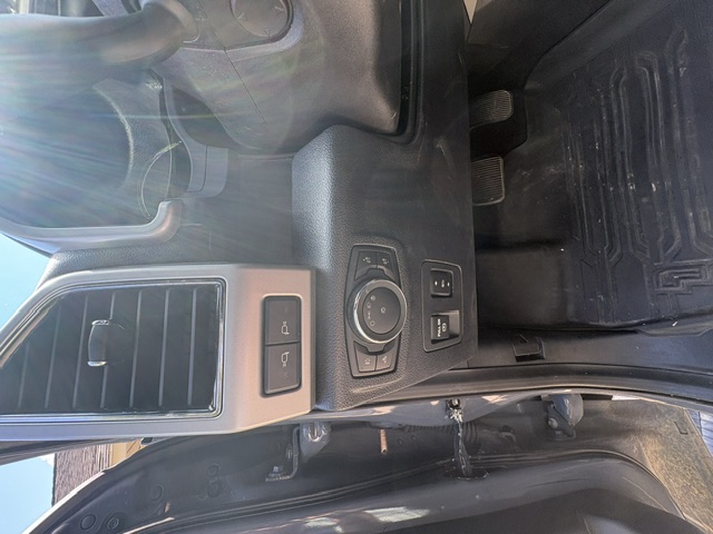 Used 2019 Ford F150 Lariat w/ Equipment Group 502A Luxury AWD/4WD image 21