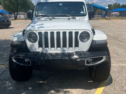 Used 2018 Jeep Wrangler Unlimited Sahara AWD/4WD image 19