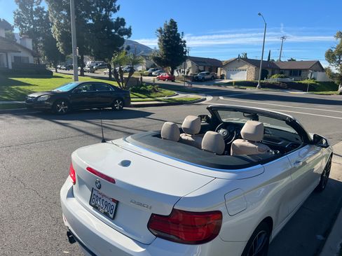 Used 2018 BMW 230i Convertible image 12