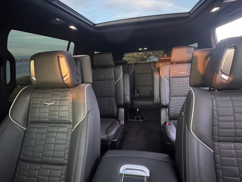 Used 2025 Cadillac Escalade ESV Sport Platinum w/ LPO, ONYX Package image 10