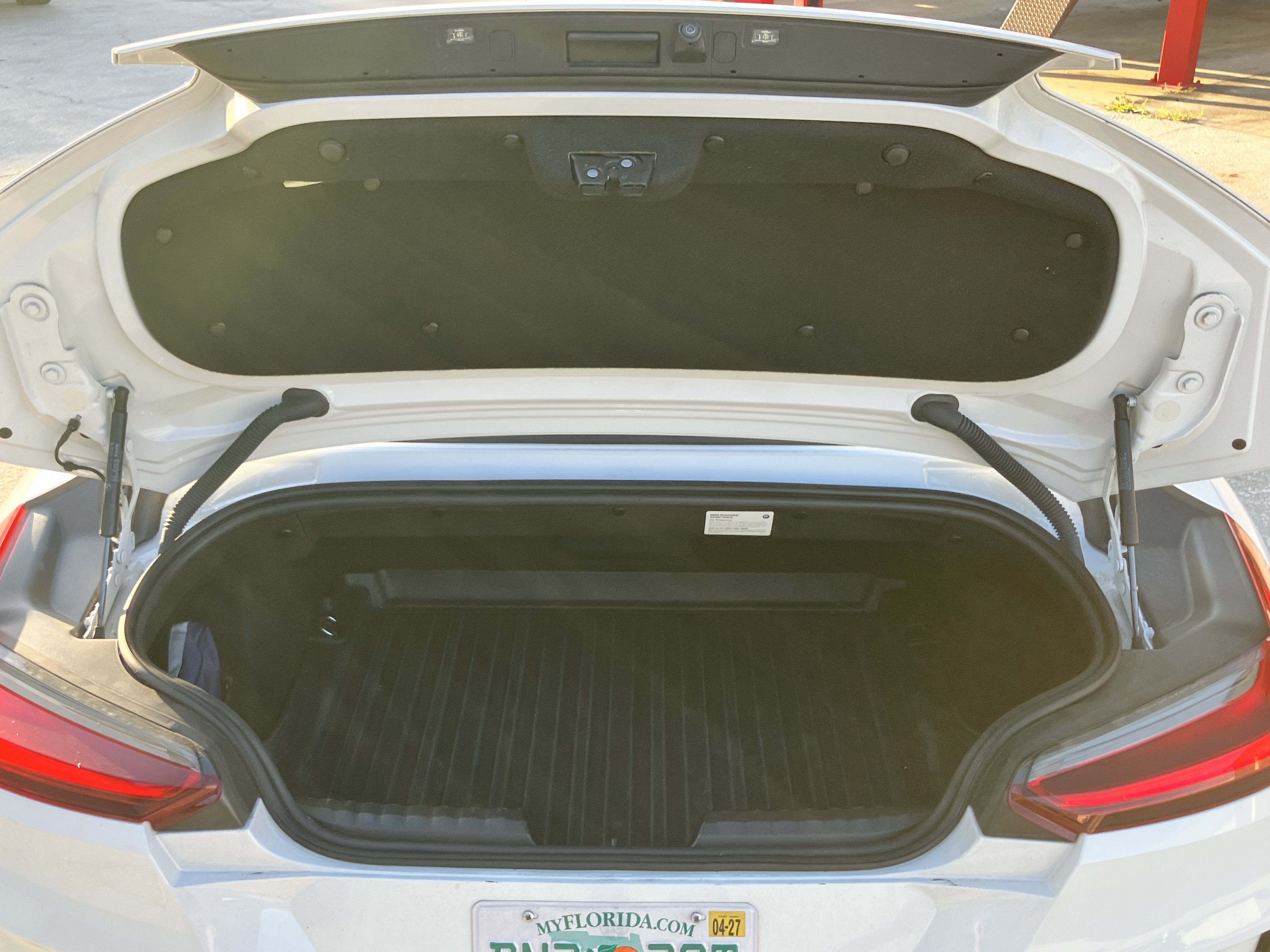 Used 2022 BMW Z4 M40i w/ Premium Package RWD image 8