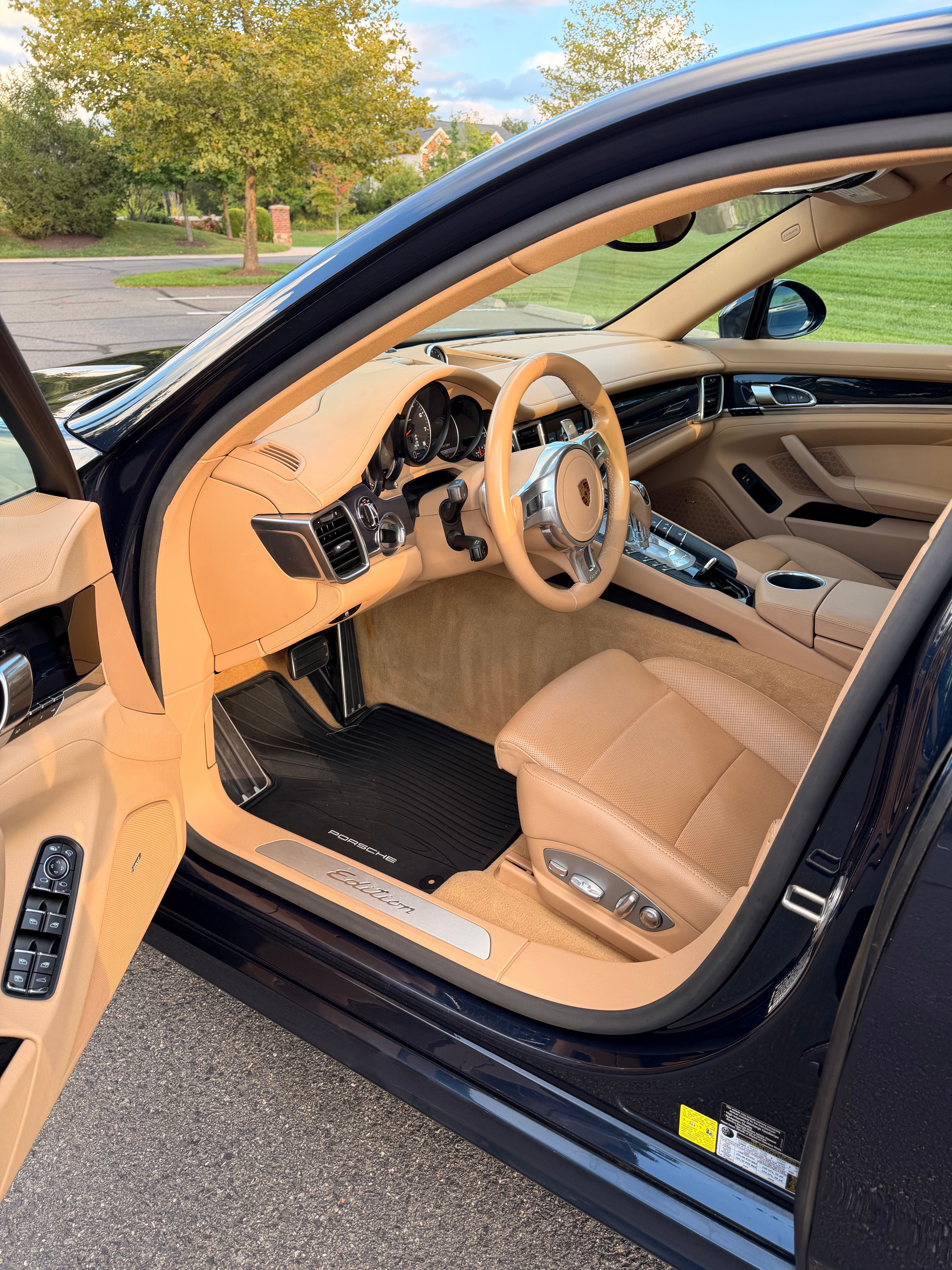 Used 2016 Porsche Panamera 4 Edition AWD/4WD image 17