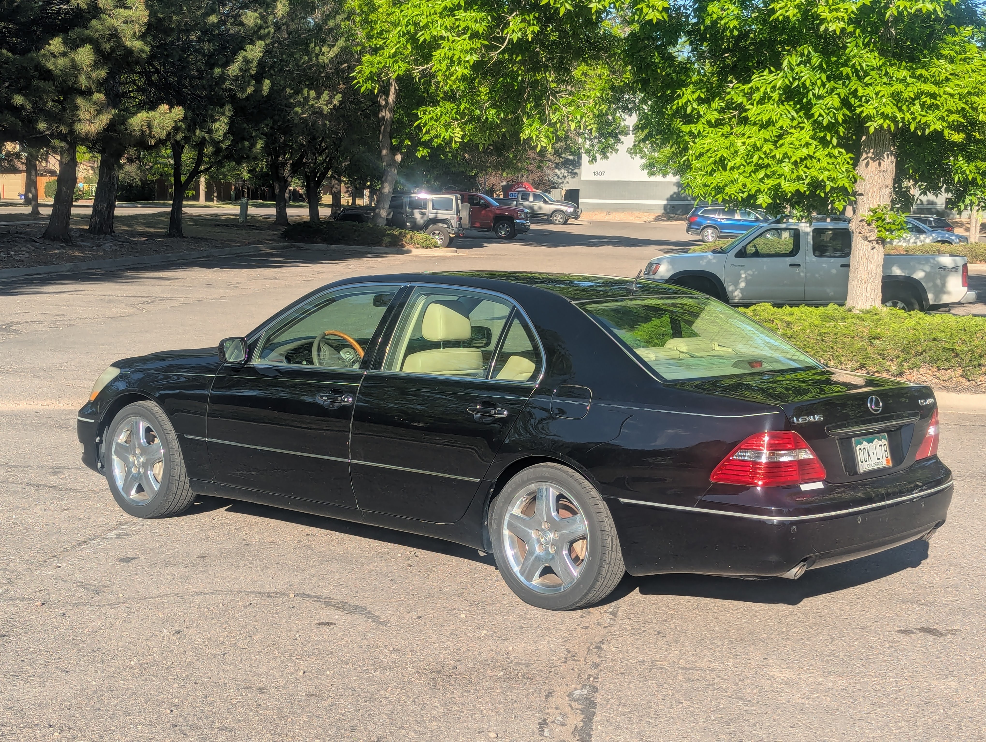 Used 2005 Lexus LS 430 w/ Modern Luxury Pkg RWD image 4