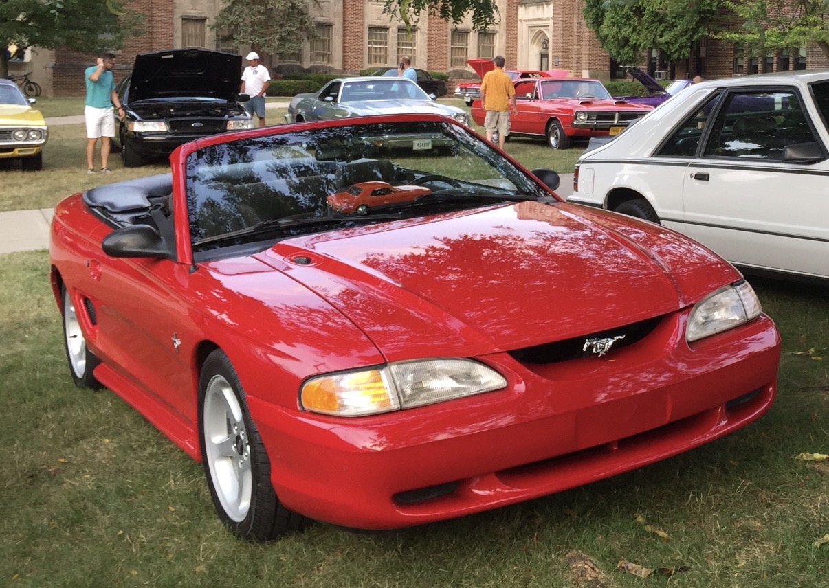 Used 1995 Ford Mustang Convertible RWD image 2