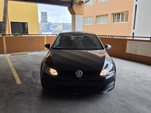 Used 2015 Volkswagen Golf S image 4