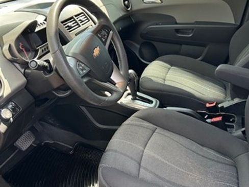 Used 2015 Chevrolet Sonic LT image 10