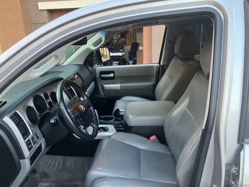 Used 2008 Toyota Sequoia Limited w/ Cold Area Pkg RWD image 12