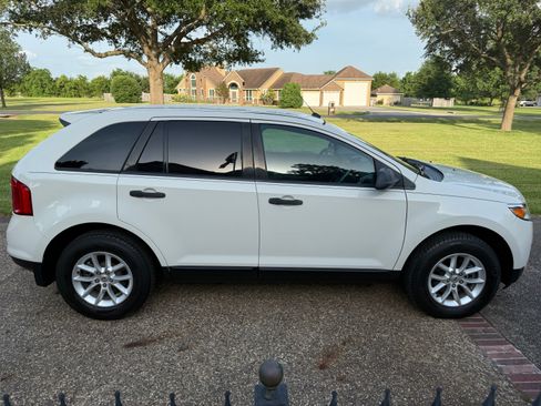 Used 2013 Ford Edge SE FWD image 1