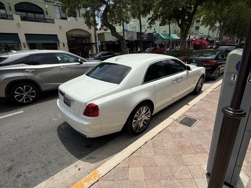 Used 2018 Rolls-Royce Ghost RWD image 9