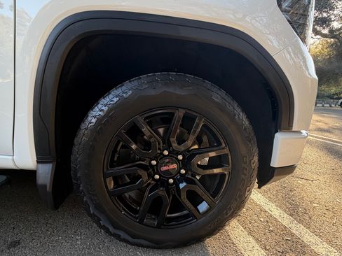 Used 2023 GMC Sierra 1500 Elevation w/ Preferred Package image 22