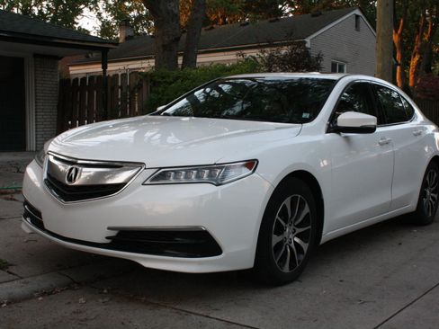 Used 2015 Acura TLX image 4