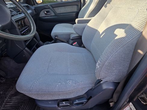 Used 1993 Mitsubishi Montero RS image 6