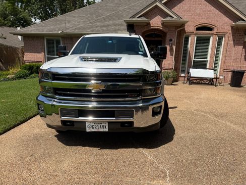 Used 2019 Chevrolet Silverado 2500 LT w/ LT Convenience Package AWD/4WD image 12