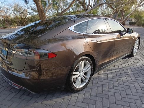 Used 2013 Tesla Model S image 6
