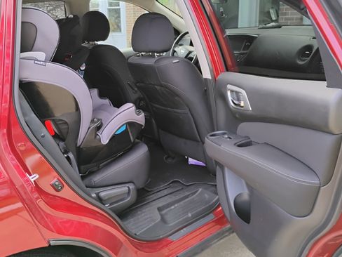 Used 2017 Nissan Pathfinder S image 18