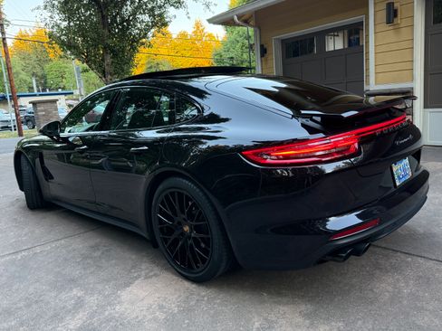 Used 2018 Porsche Panamera 4S AWD/4WD image 6