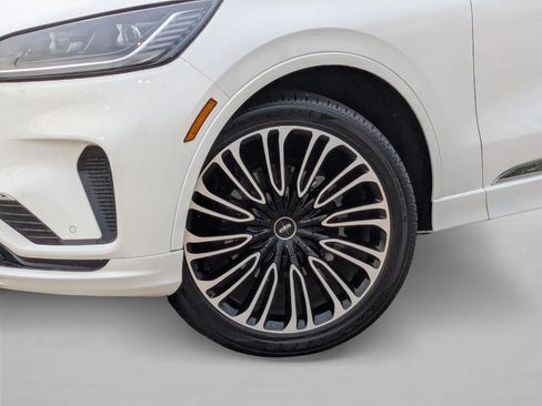 Used 2025 Lincoln Aviator Black Label w/ Jet Appearance Package AWD/4WD image 16