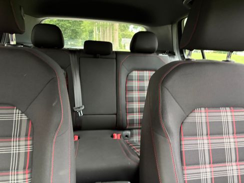 Used 2017 Volkswagen GTI S FWD image 10