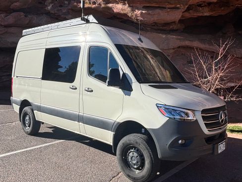 Used 2024 Mercedes-Benz Sprinter 2500 image 2