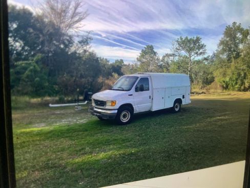 Used 2004 Ford E-350 and Econoline 350 Super Duty image 10