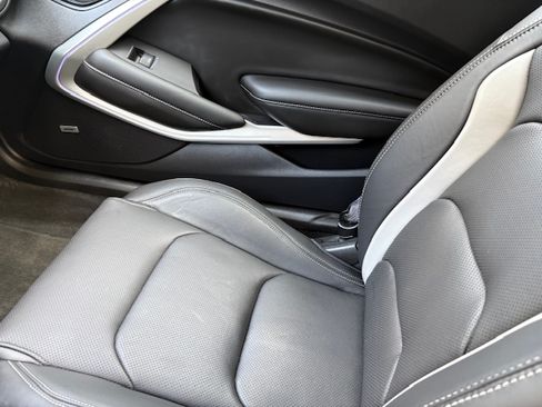 Used 2016 Chevrolet Camaro SS image 6