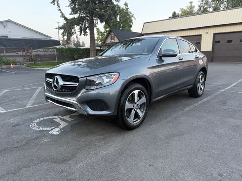 Used 2017 Mercedes-Benz GLC 300 GLC 300 4MATIC Sport Utility 4 image 1