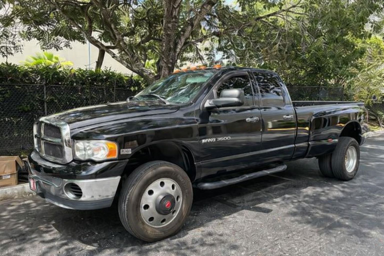 Used 2004 Dodge Ram 3500 Truck SLT w/ Trailer Tow Group AWD/4WD image 1