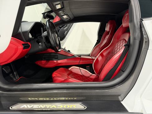 Used 2018 Lamborghini Aventador S image 17