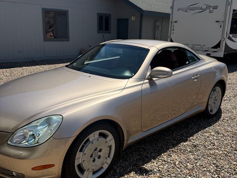 Used 2004 Lexus SC 430 Convertible RWD image 2
