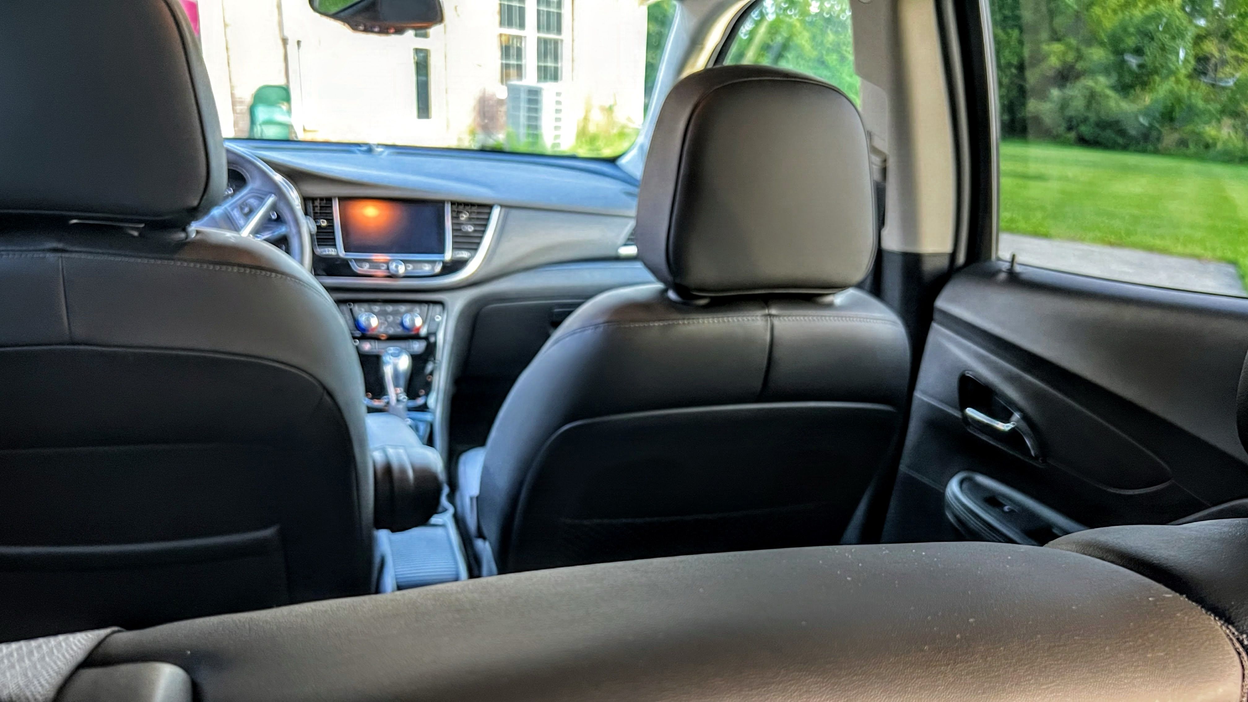 Used 2018 Buick Encore Essence FWD image 13