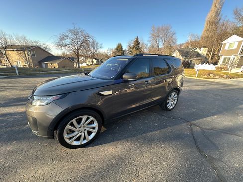 Used 2017 Land Rover Discovery HSE Luxury image 6
