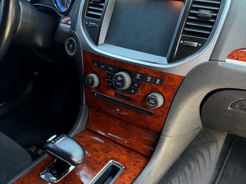 Used 2012 Chrysler 300 RWD image 10