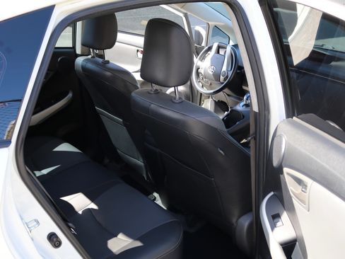 Used 2015 Toyota Prius Four w/ Deluxe Solar Roof Package FWD image 22