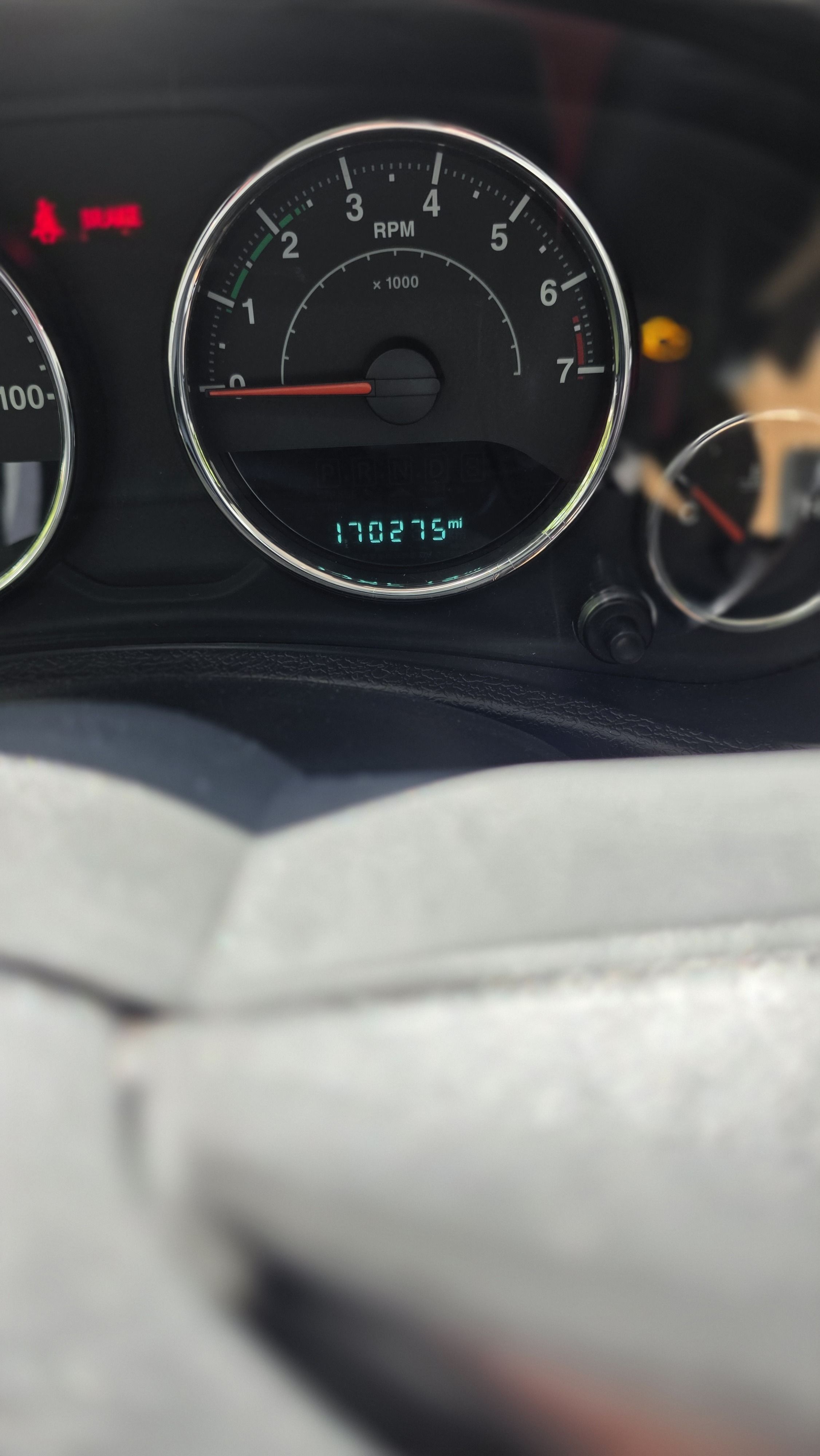 Used 2015 Jeep Wrangler Unlimited Sahara w/ Connectivity Group AWD/4WD image 13