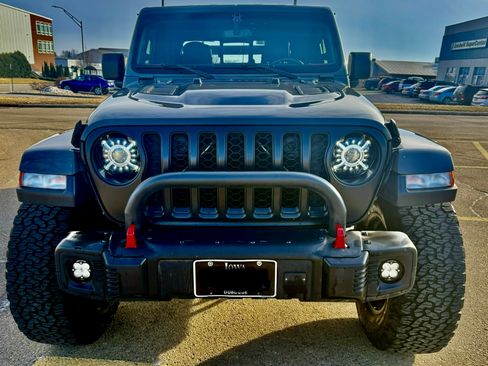 Used 2021 Jeep Gladiator Sport image 4