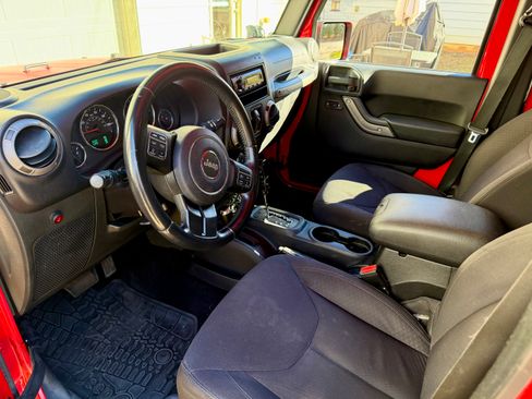 Used 2015 Jeep Wrangler Unlimited Sport w/ Quick Order Package 24S image 9