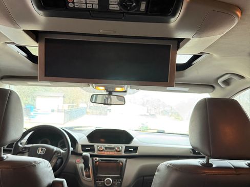 Used 2015 Honda Odyssey Touring image 18