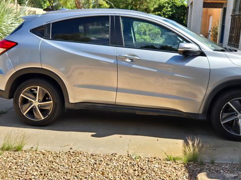 Used 2022 Honda HR-V EX image 8