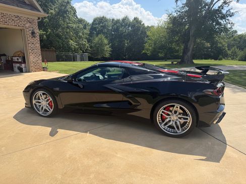 Used 2021 Chevrolet Corvette Stingray Premium Conv w/ Z51 Performance Package RWD image 4
