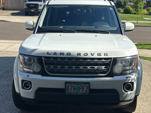Used 2015 Land Rover LR4 HSE AWD/4WD image 9