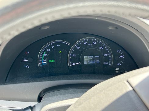 Used 2011 Toyota Camry Hybrid Sedan 4D image 10