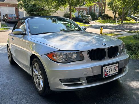 Used 2009 BMW 128i Convertible image 1