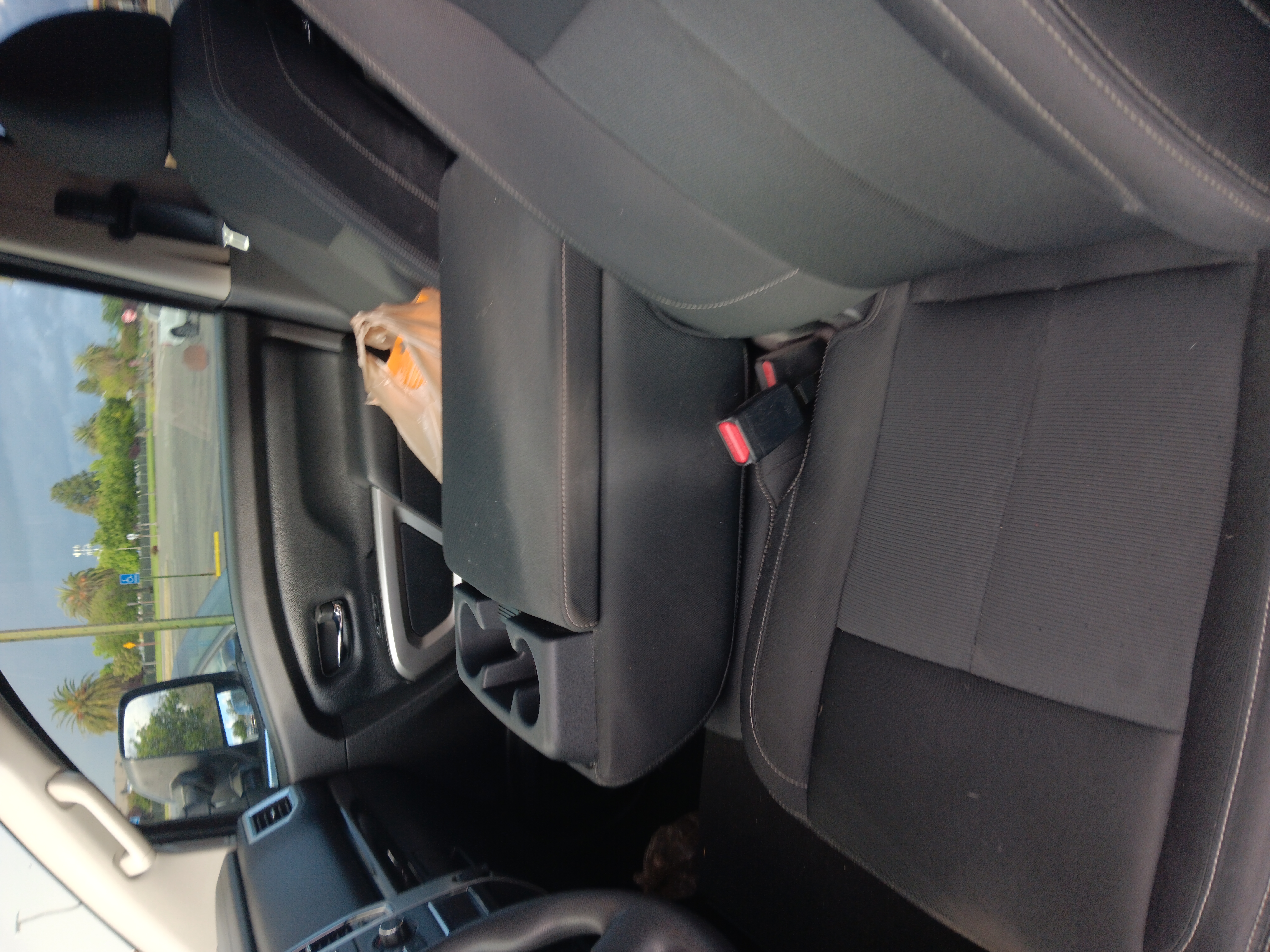Used 2017 Nissan Titan SV AWD/4WD image 9