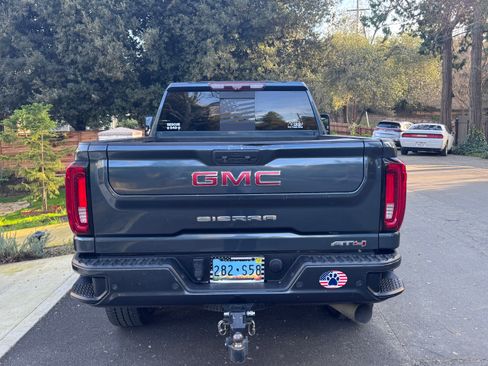 Used 2020 GMC Sierra 2500 AT4 w/ AT4 Premium Package image 2