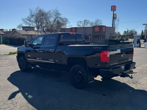 Used 2018 Chevrolet Silverado 2500 High Country image 10