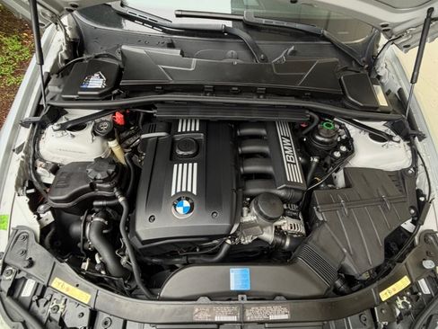 Used 2009 BMW 328i xDrive Sedan image 12