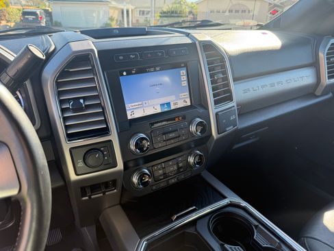 Used 2019 Ford F250 Platinum w/ Platinum Ultimate Package image 12