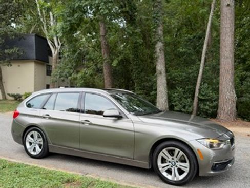 Used 2016 BMW 328d xDrive Wagon AWD/4WD image 2